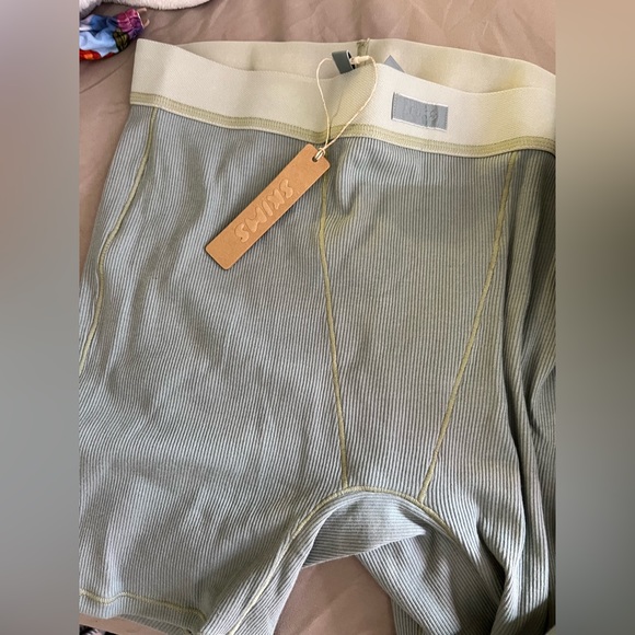 Medium skims set, cream and olive green - Picture 5 of 7